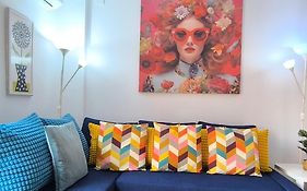 Central Apartment In Valencia With Wifi + Parking.